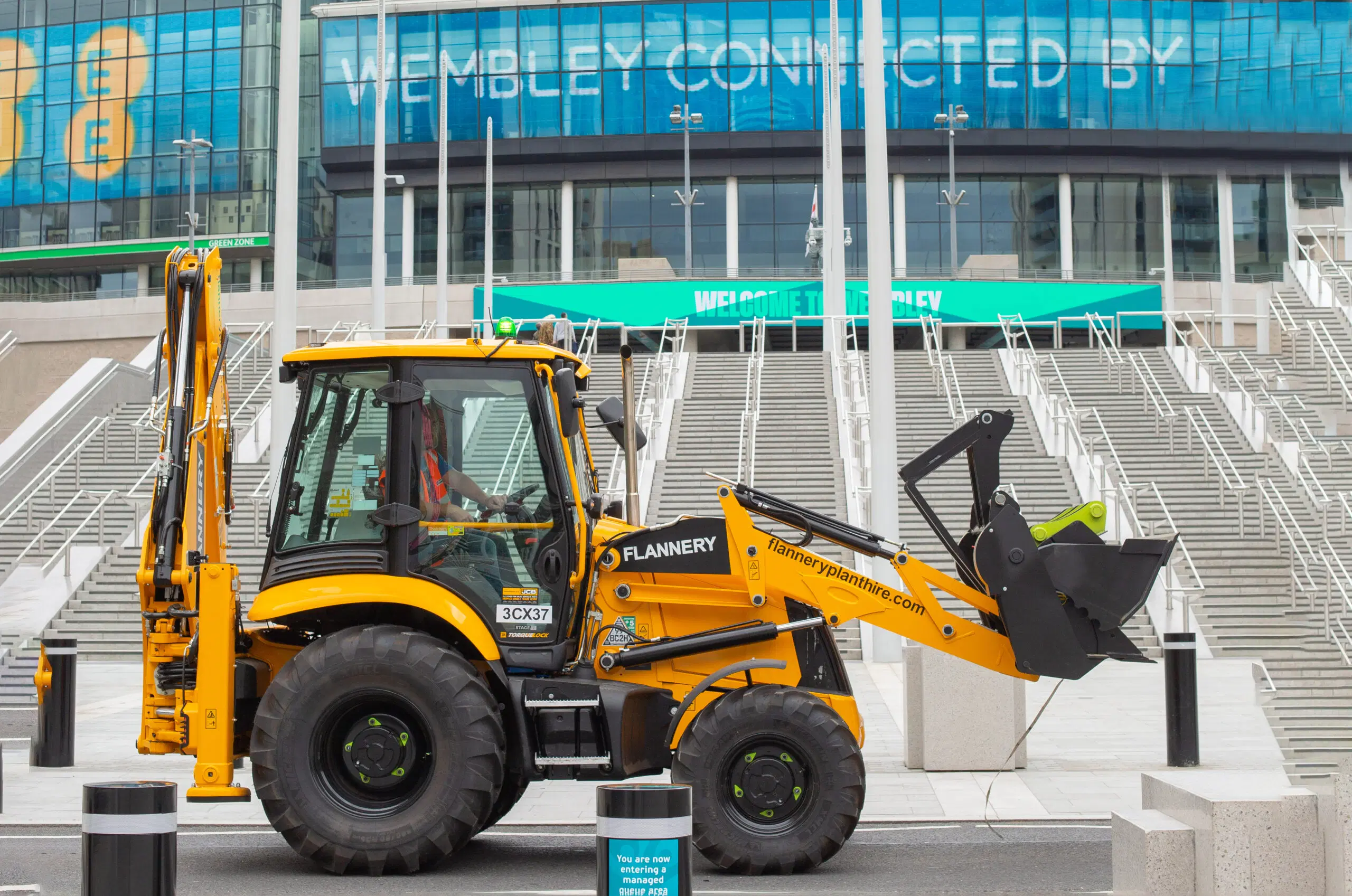 JCB 3CX Hire Lambeth Logo